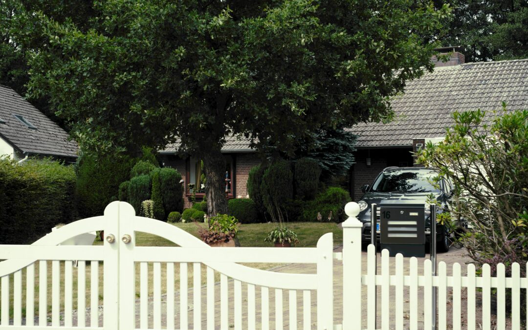 Tips for Longevity and Care for Your Vinyl Fencing